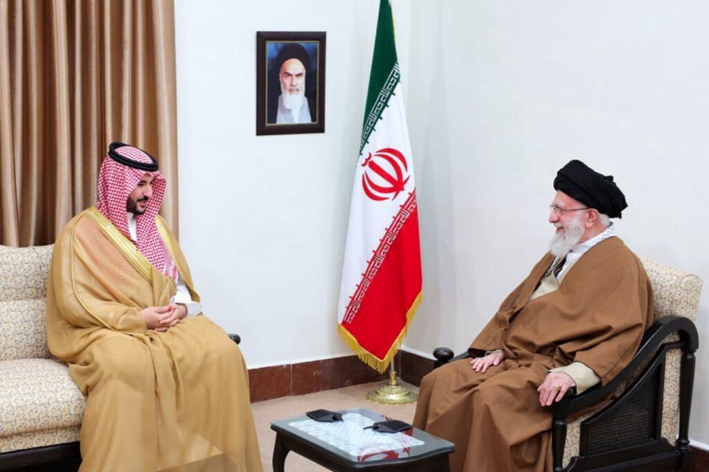 التحوط الاستراتيجي: زيارة الأمير السعودي خالد بن سلمان إلى طهران